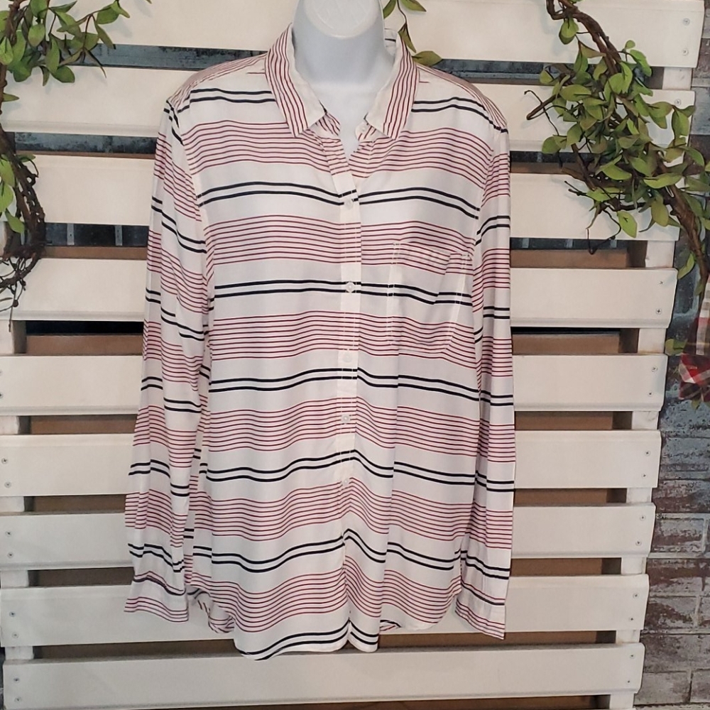 NWT BEACH LUNCH LOUNGE shirt.  #2370